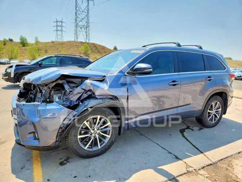 2018 Toyota Highlander фото