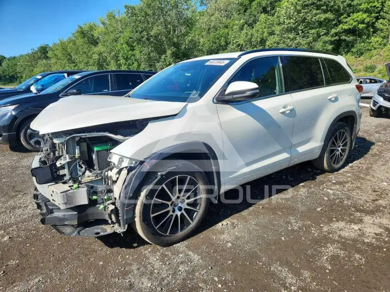 2018 Toyota Highlander фото