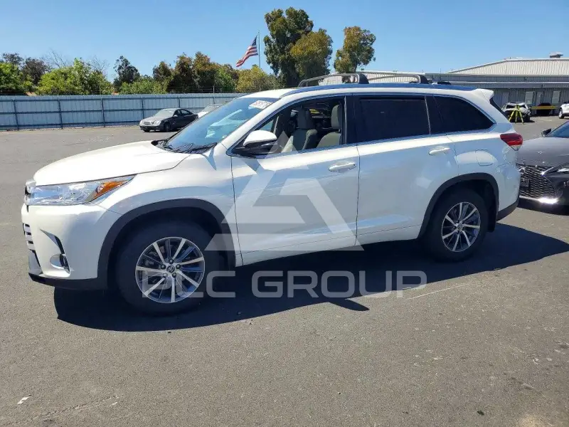 2018 Toyota Highlander фото