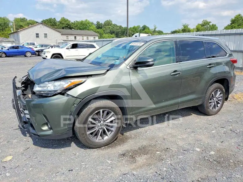 2018 Toyota Highlander фото