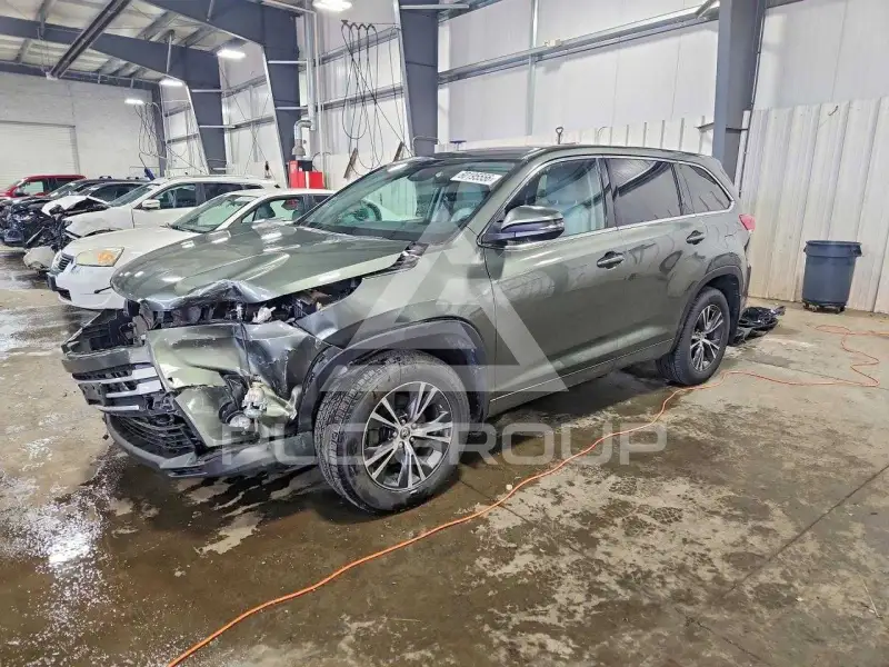 2018 Toyota Highlander photo