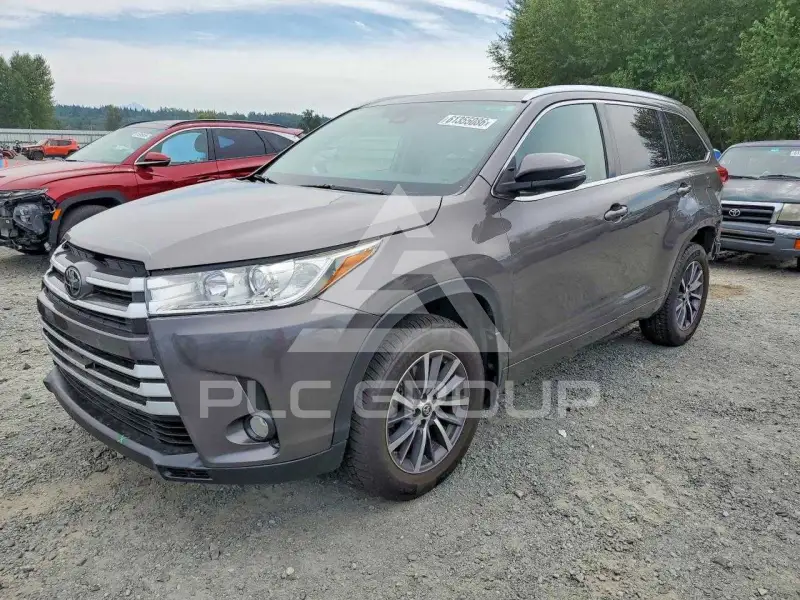2018 Toyota Highlander фото