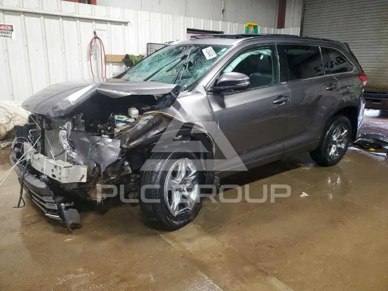 2018 Toyota Highlander photo