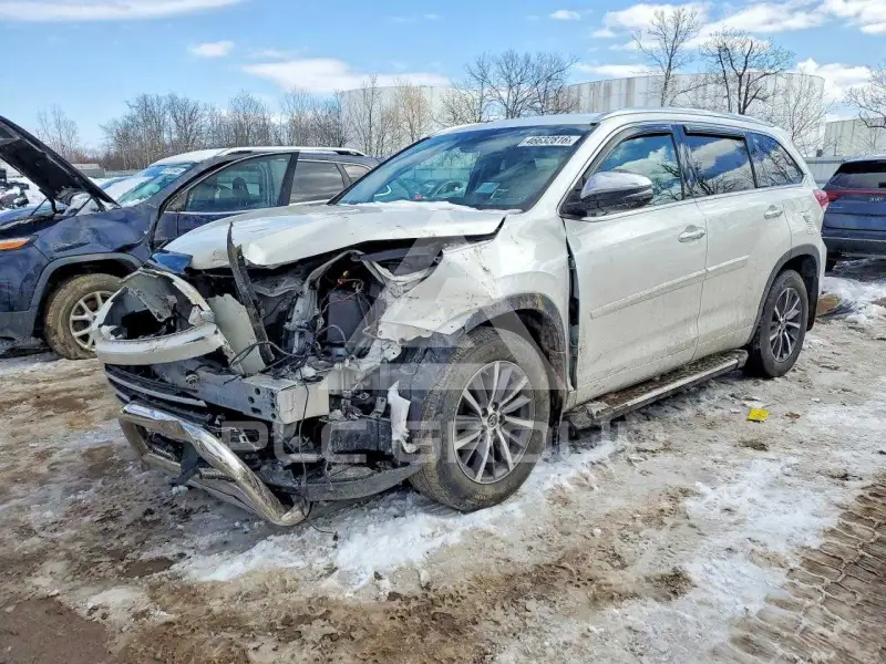 2018 Toyota Highlander photo