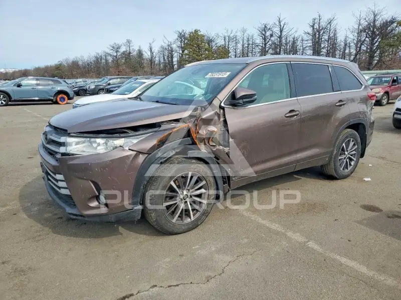 2018 Toyota Highlander фото