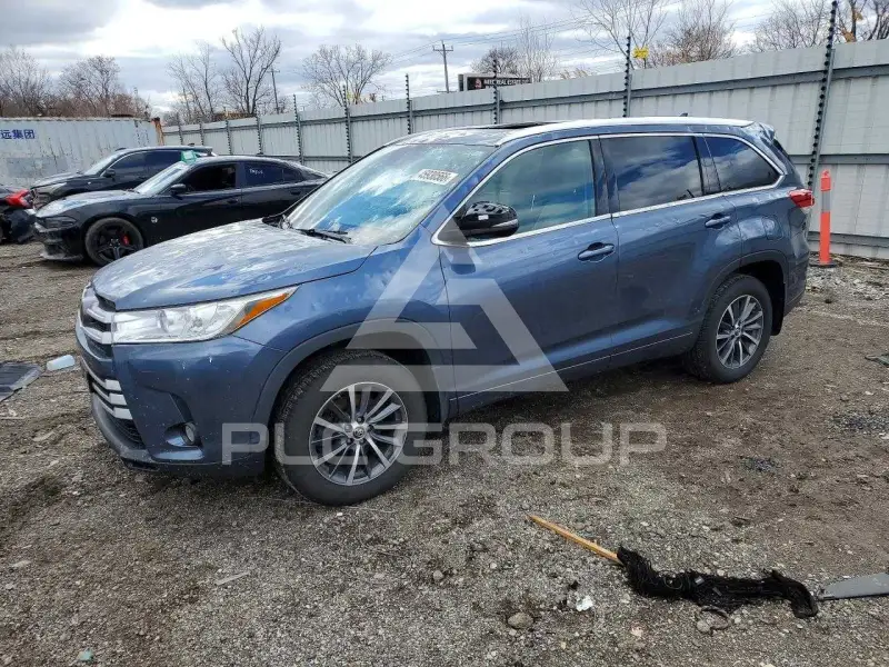 2018 Toyota Highlander фото