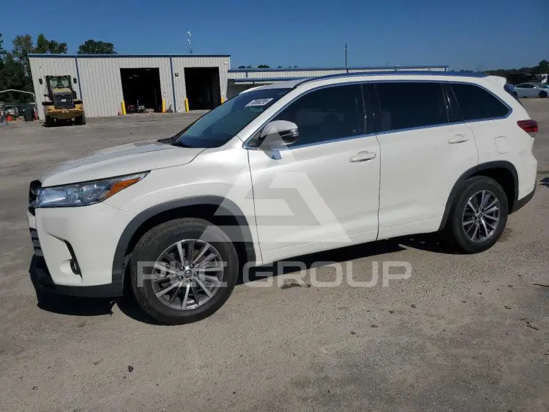 2018 Toyota Highlander фото