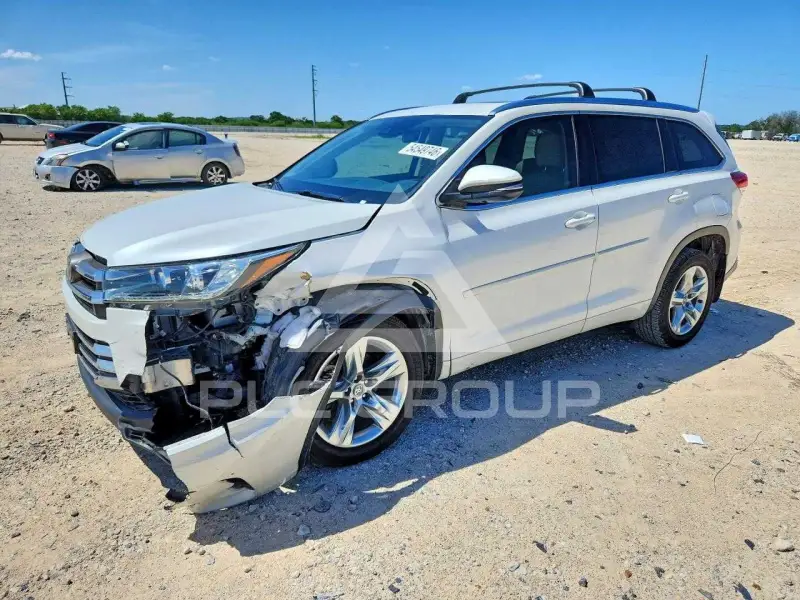 2018 Toyota Highlander photo