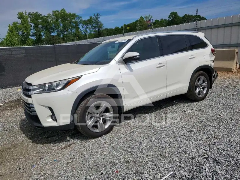 2018 Toyota Highlander фото