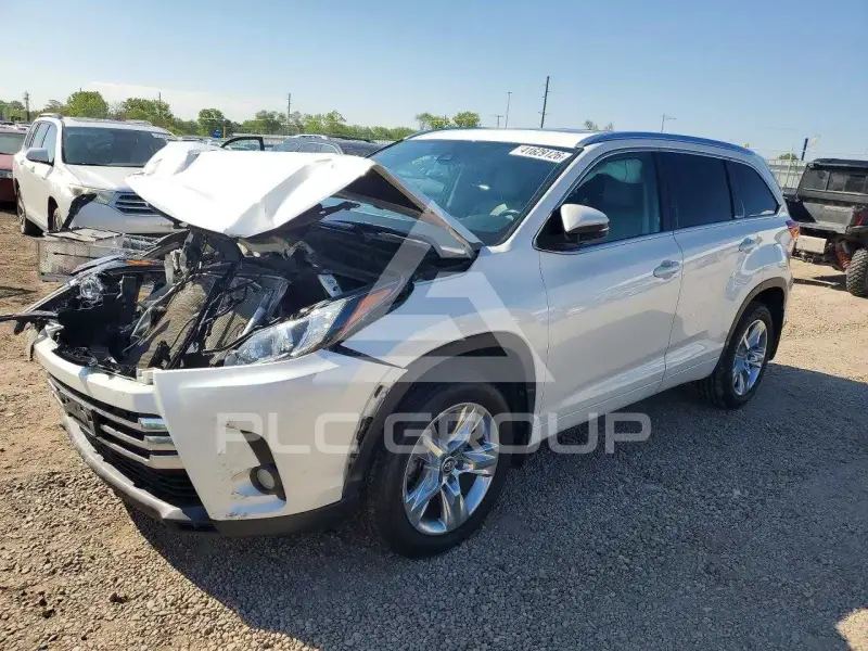 2018 Toyota Highlander photo