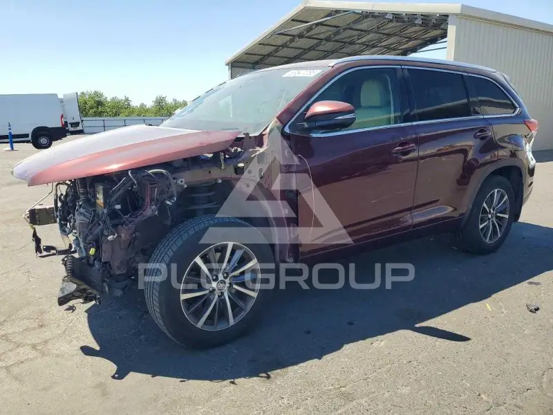 2018 Toyota Highlander photo