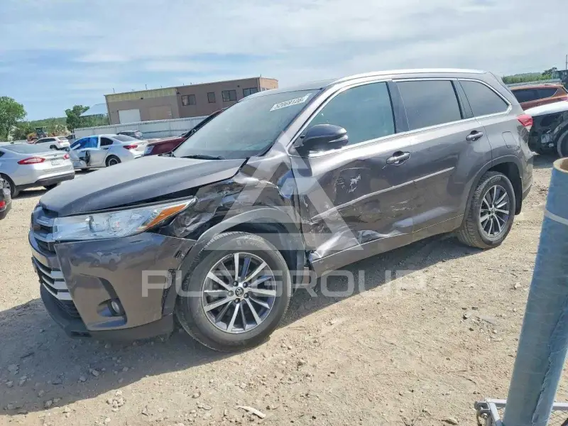 2018 Toyota Highlander фото