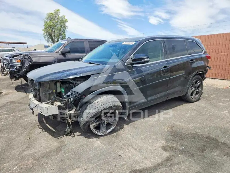 2018 Toyota Highlander photo