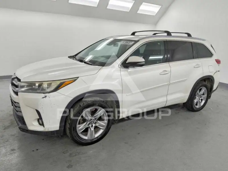 2018 Toyota Highlander photo