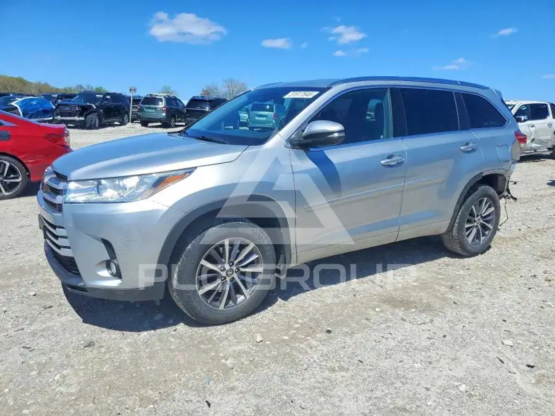 2018 Toyota Highlander фото
