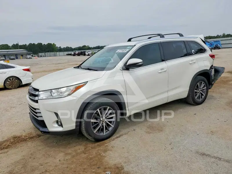 2018 Toyota Highlander фото