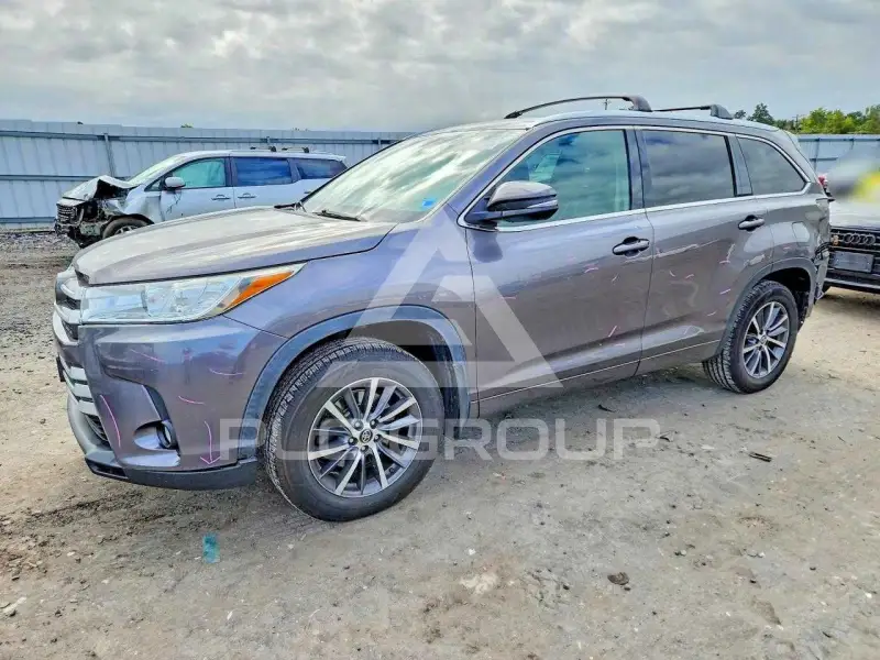 2018 Toyota Highlander фото