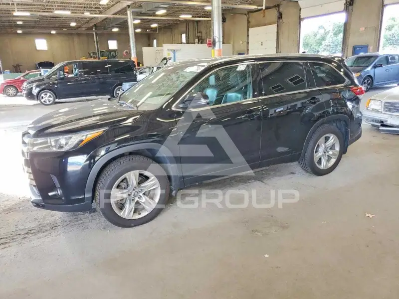 2018 Toyota Highlander фото