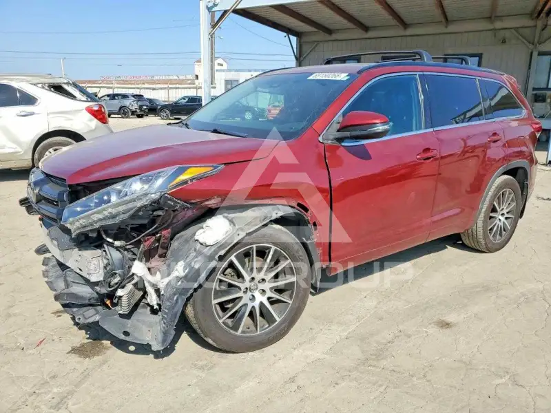 2018 Toyota Highlander фото