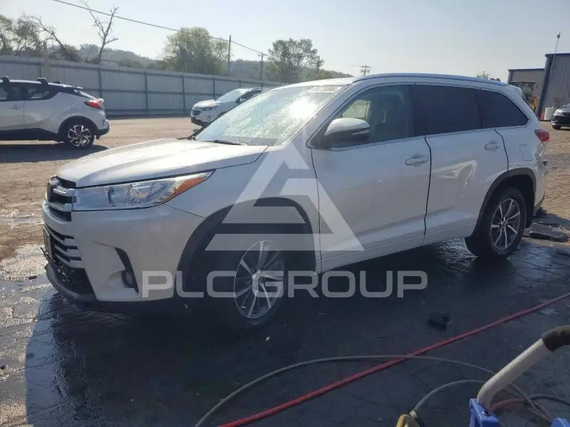 2018 Toyota Highlander фото