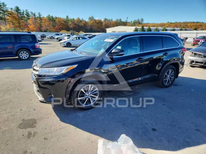 2018 Toyota Highlander фото