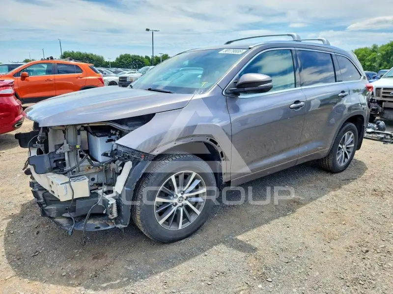 2018 Toyota Highlander фото