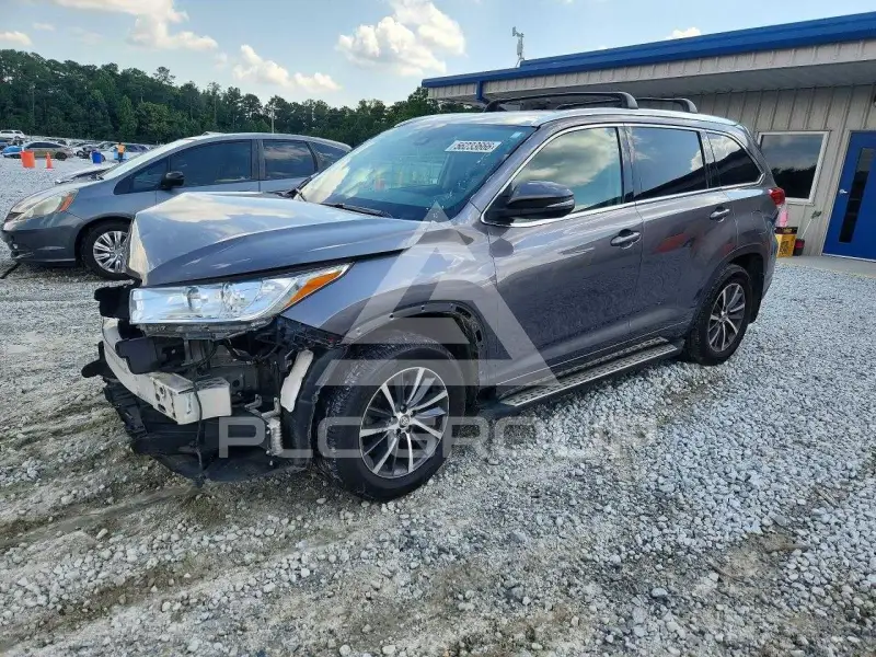 2018 Toyota Highlander фото