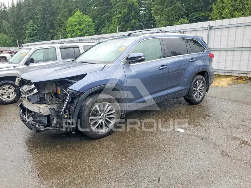 2018 Toyota Highlander photo