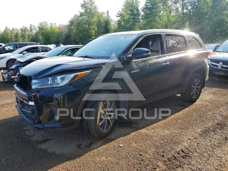 2018 Toyota Highlander photo