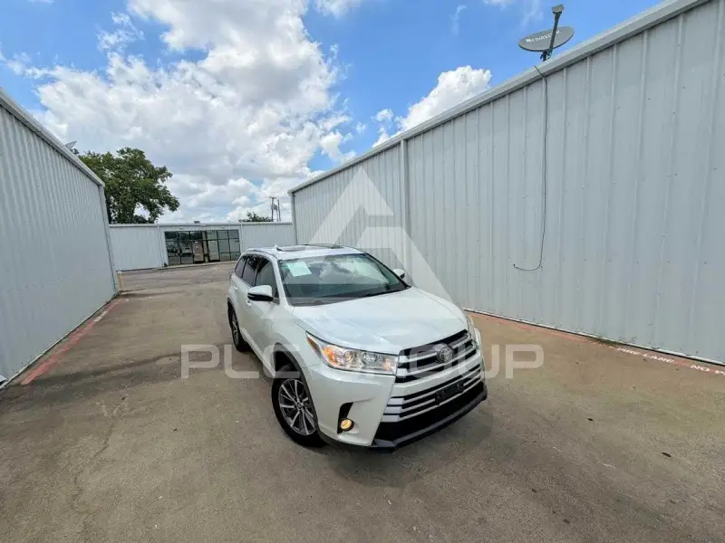 2018 Toyota Highlander photo
