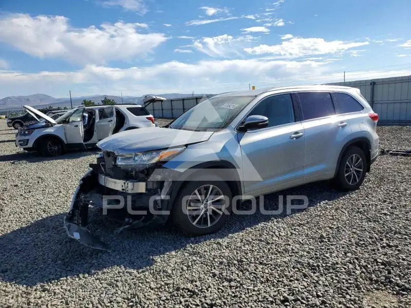2018 Toyota Highlander фото