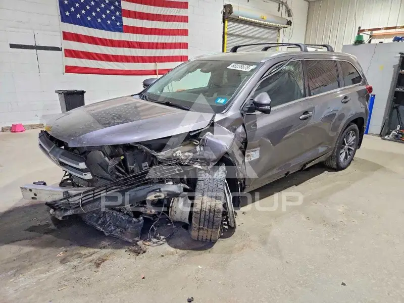 2018 Toyota Highlander фото