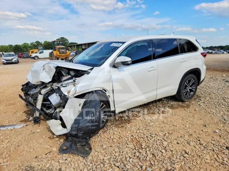2018 Toyota Highlander photo