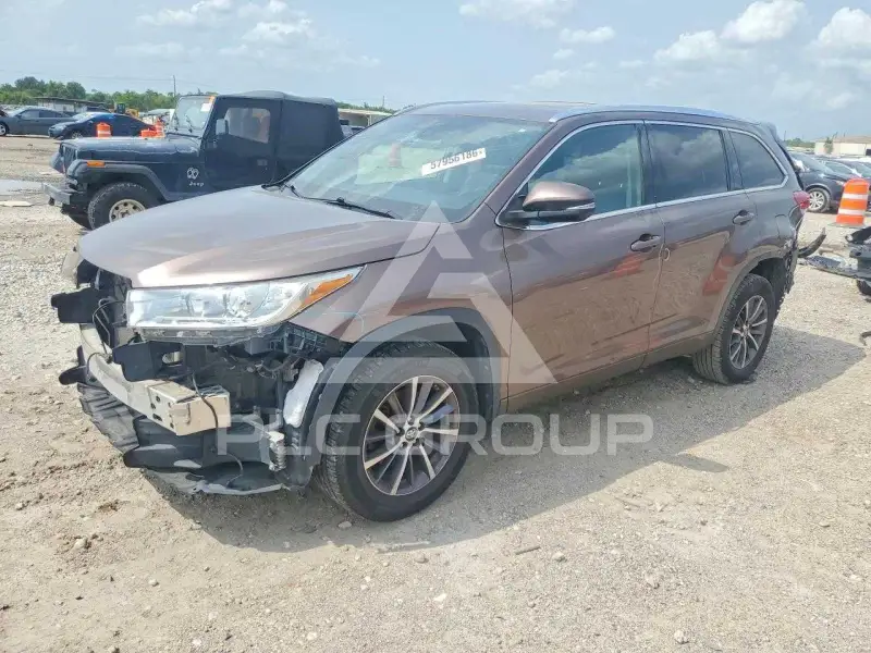 2018 Toyota Highlander фото