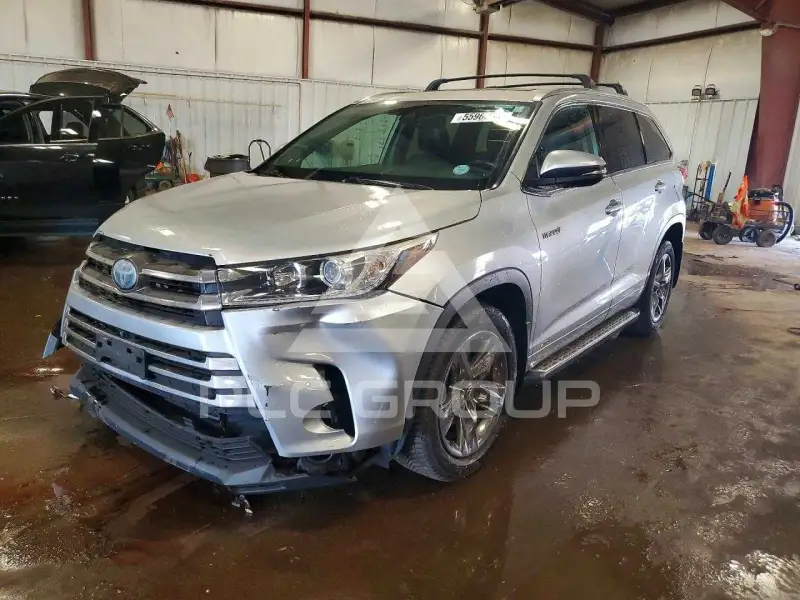 2018 Toyota Highlander photo