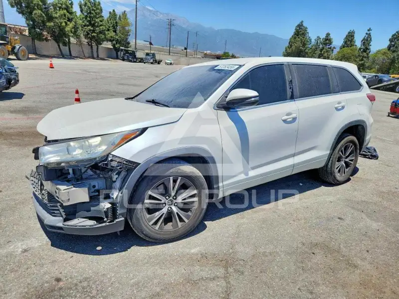 2018 Toyota Highlander фото