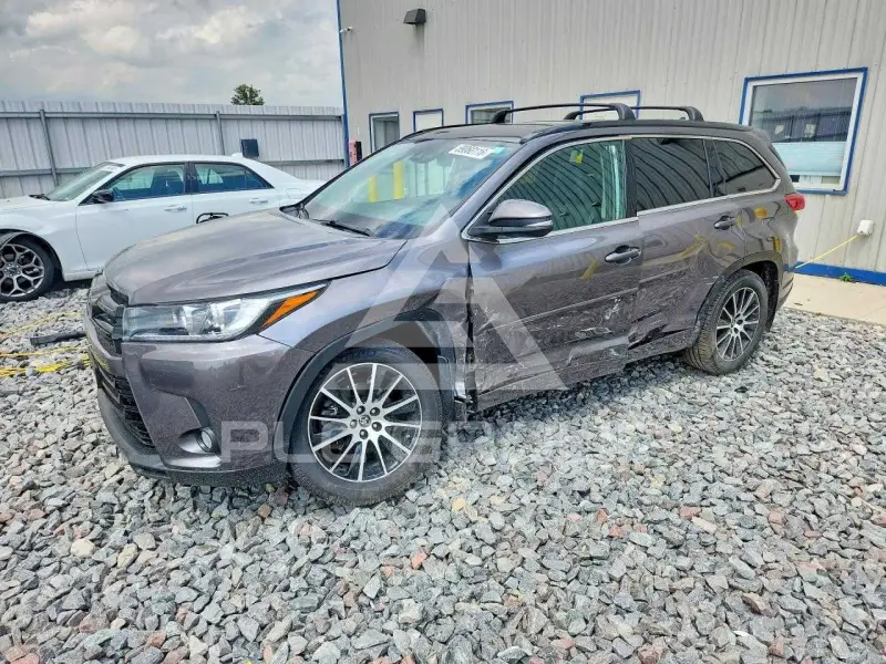 2018 Toyota Highlander фото