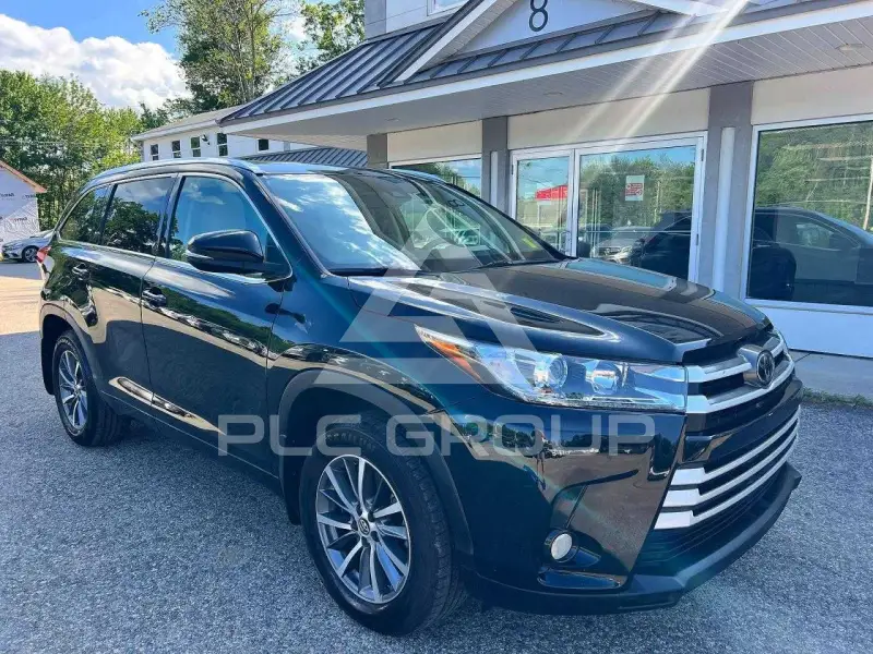 2018 Toyota Highlander photo