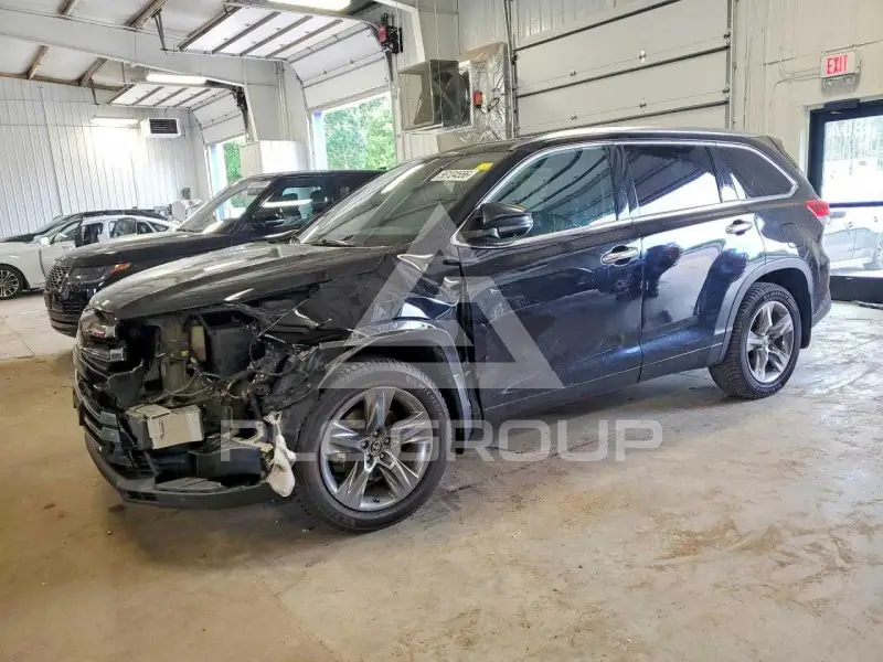 2018 Toyota Highlander photo