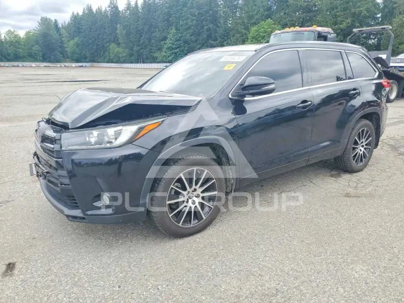 2018 Toyota Highlander photo