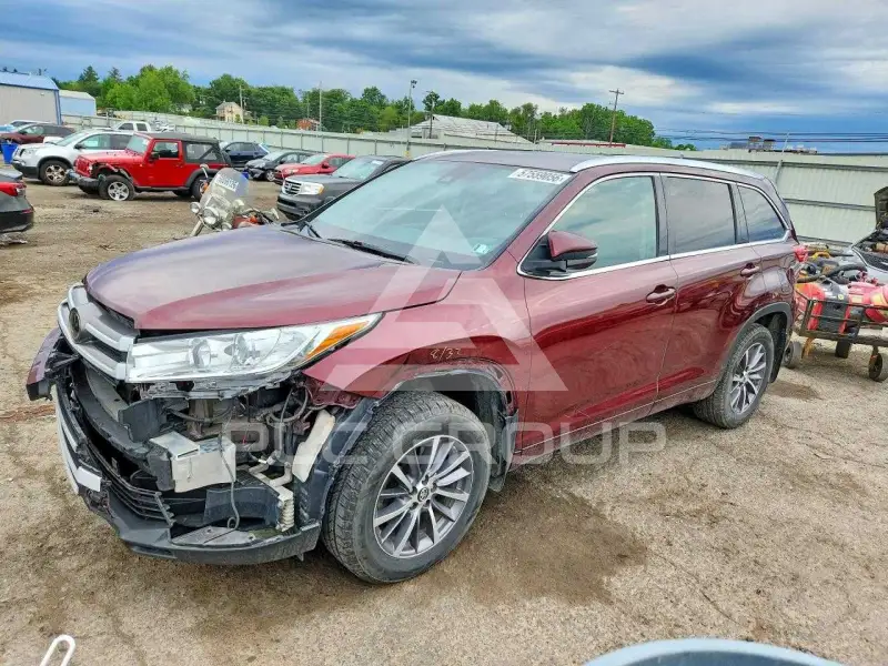 2018 Toyota Highlander фото