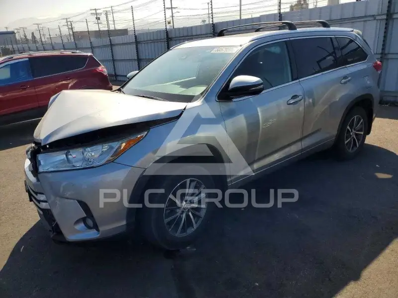 2018 Toyota Highlander фото