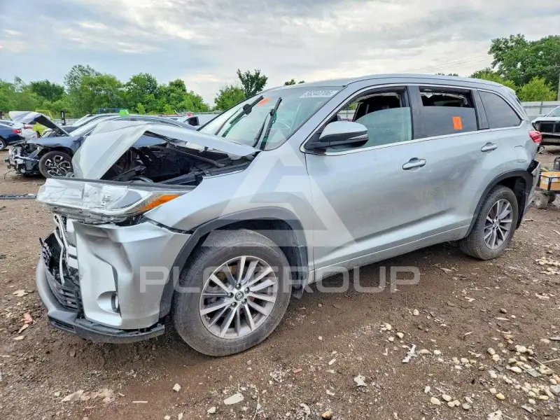 2018 Toyota Highlander фото