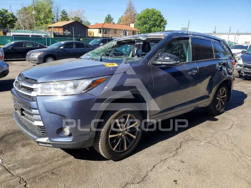 2018 Toyota Highlander фото