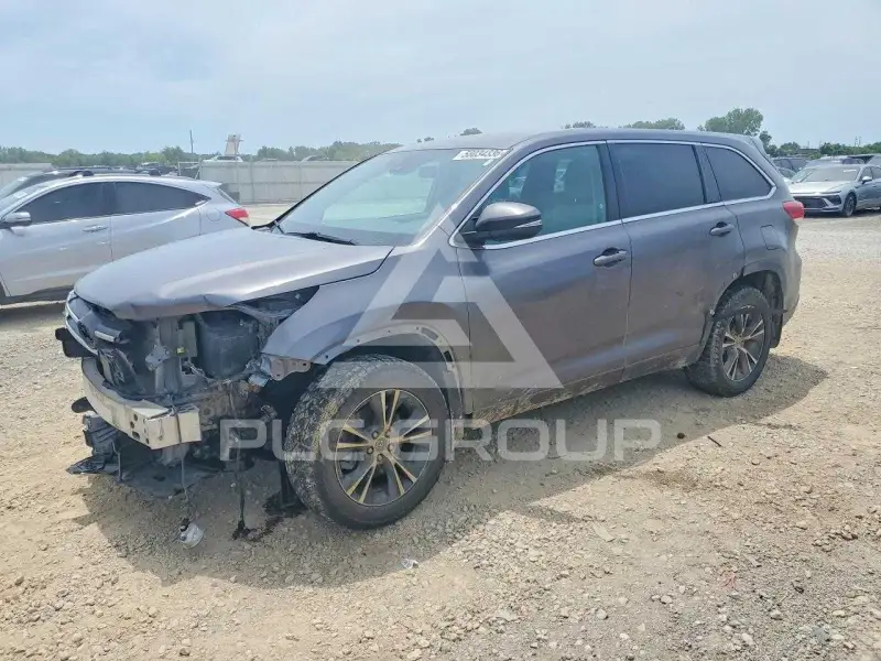 2018 Toyota Highlander photo