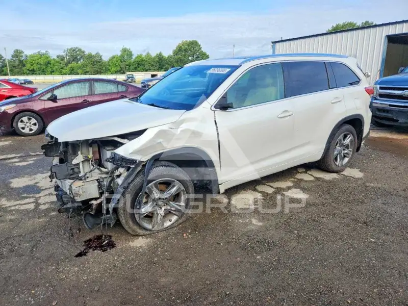 2018 Toyota Highlander photo