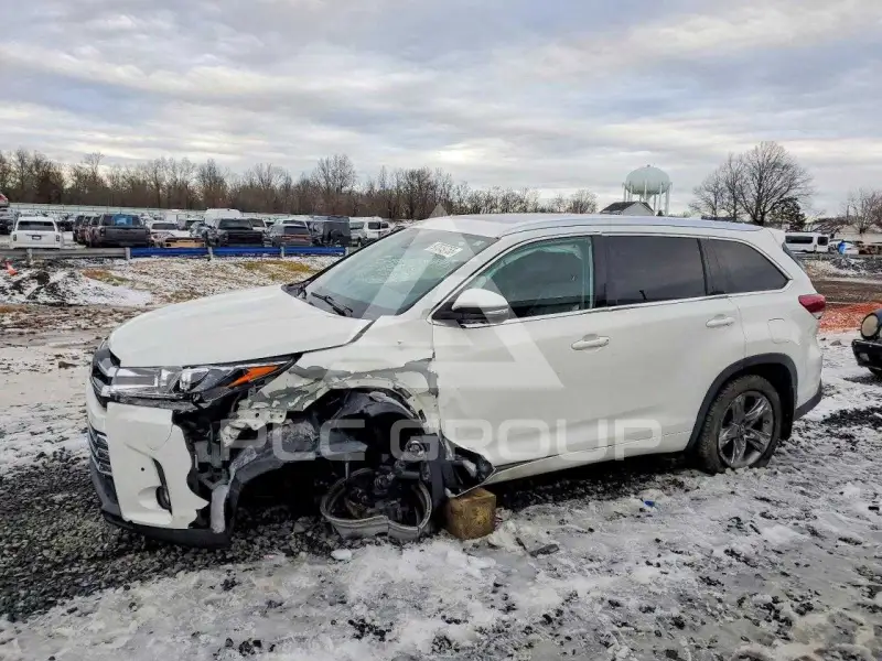 2018 Toyota Highlander photo