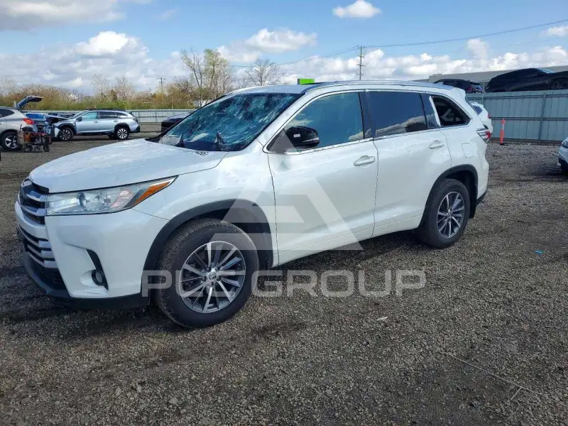 2018 Toyota Highlander фото