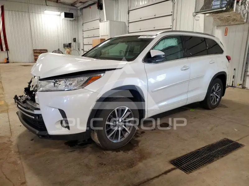 2018 Toyota Highlander фото