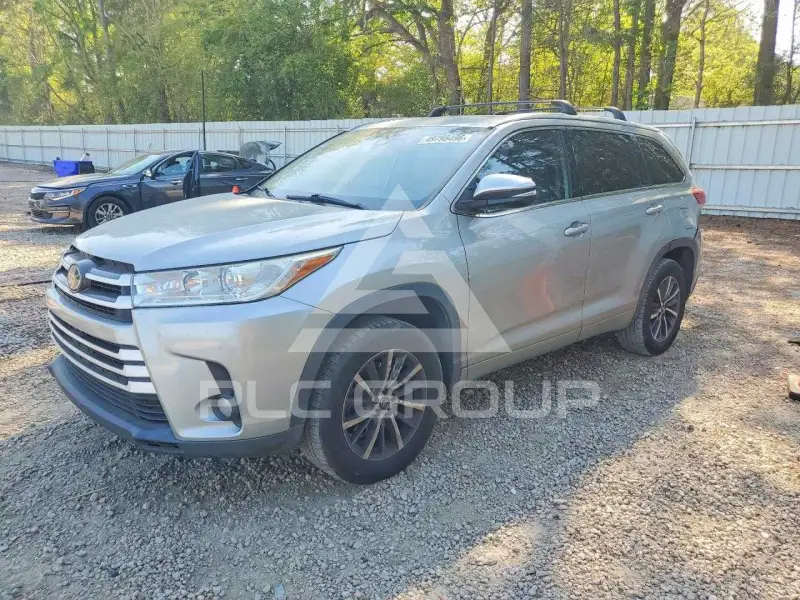 2018 Toyota Highlander фото